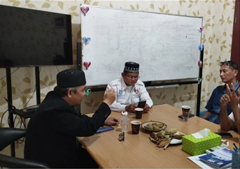Kekuatan Seorang Ustadz : Antara Ilmu dan Hukum